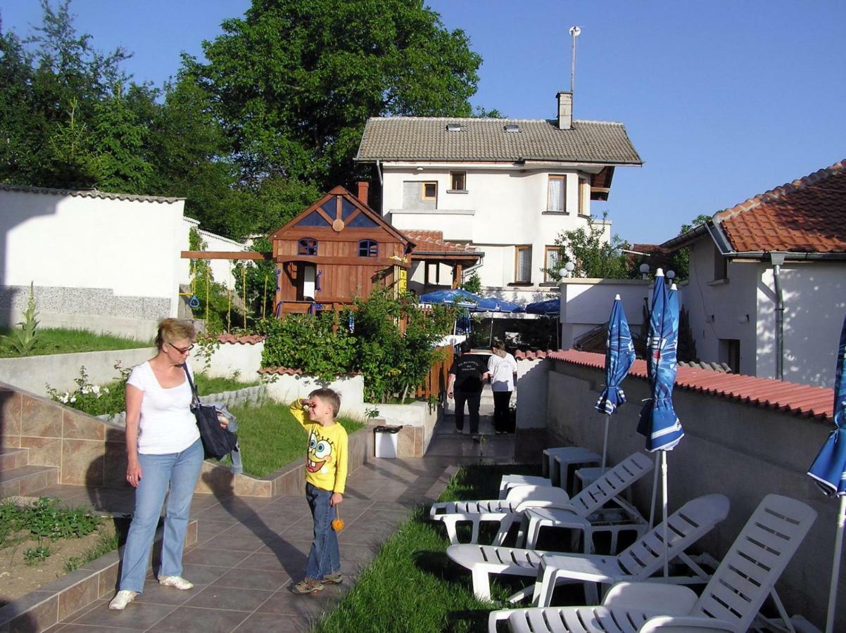 Hotel Aleksievata Kashta Gurgulyat Екстер'єр фото